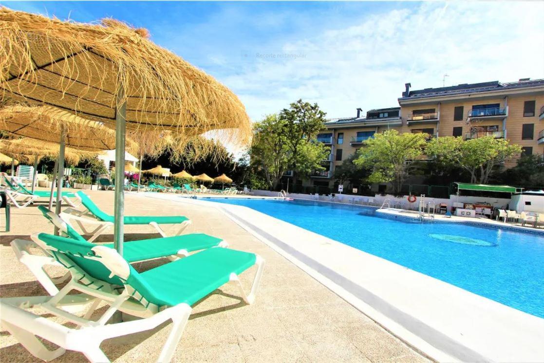 Piso en Alquiler en Benalmádena Costa Exterior foto
