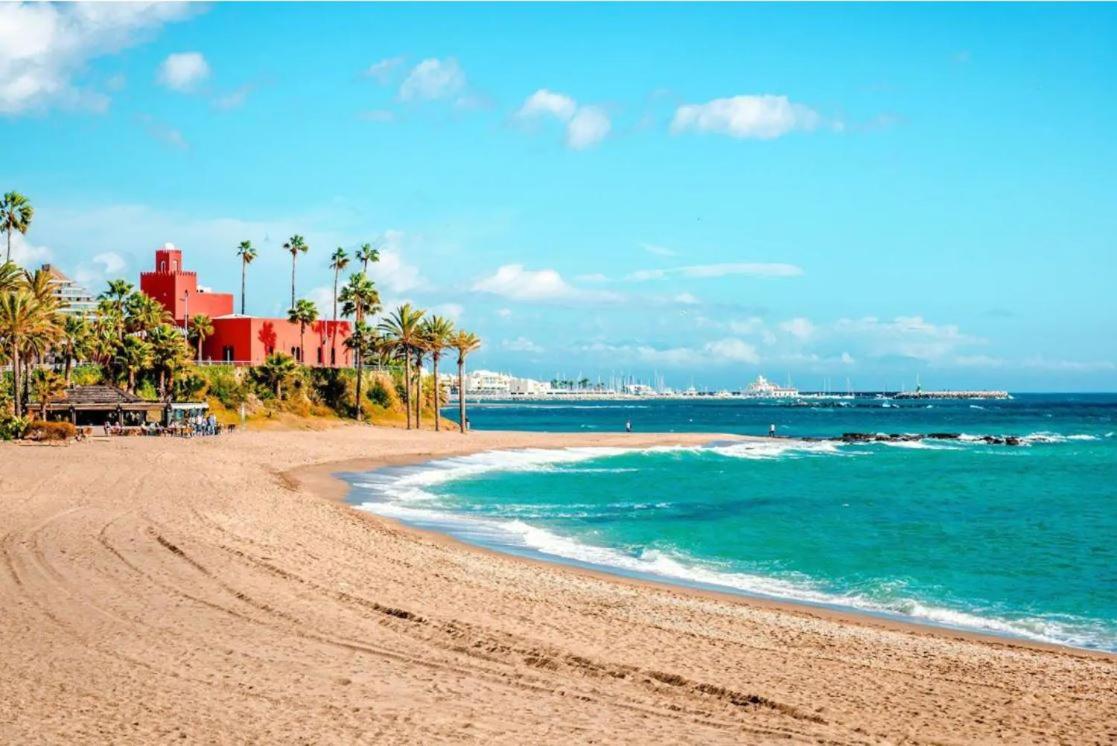 Piso en Alquiler en Benalmádena Costa Exterior foto